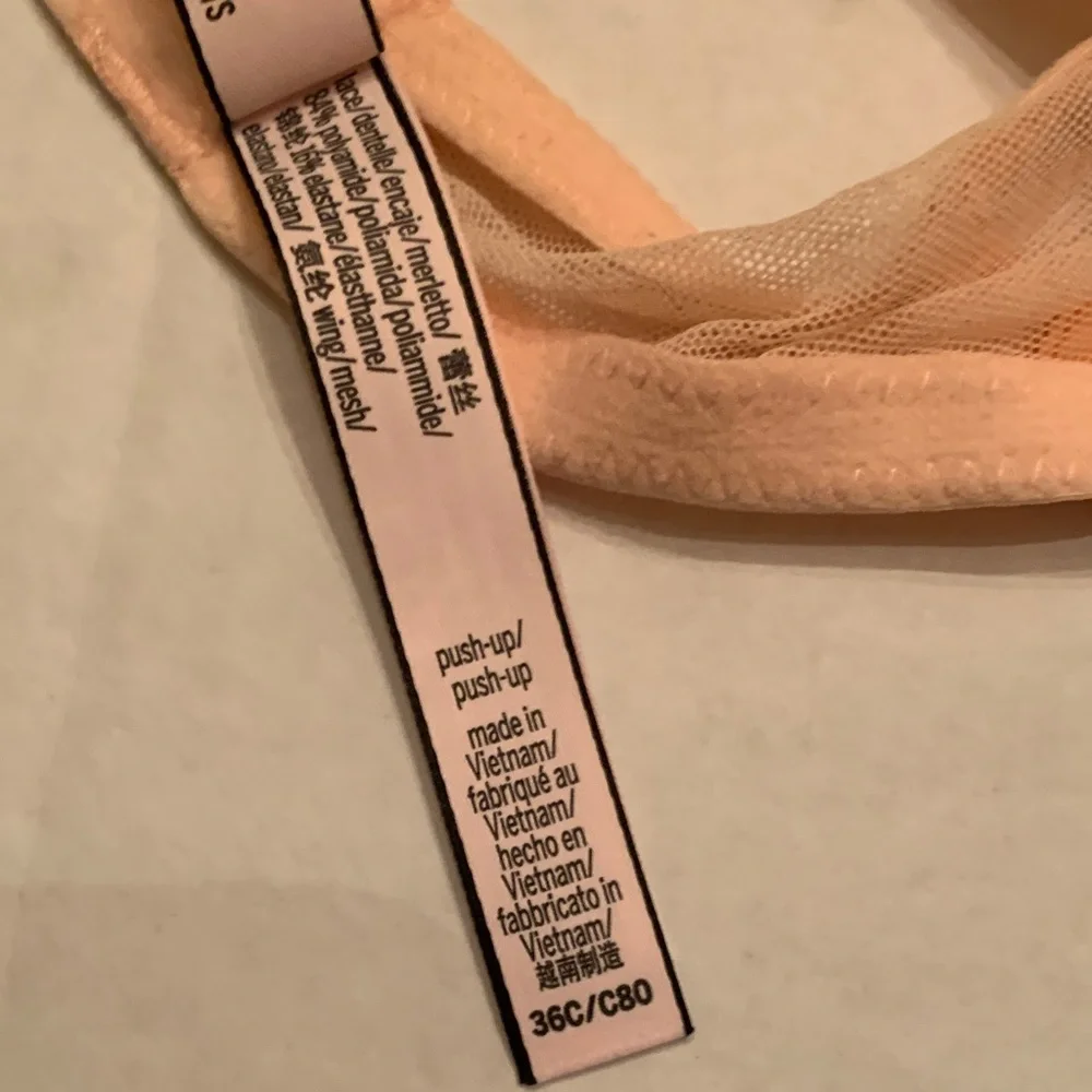 NWOT Victoria's Secret Lace Push-Up Bra in Light Peach 36C